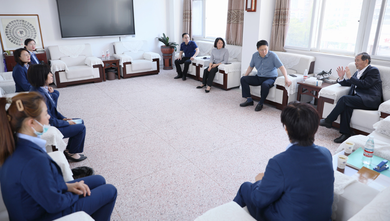 皇冠·足球科技受邀参加“皇冠·足球奖学金”